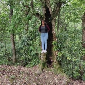 Meet your Posher, Efren